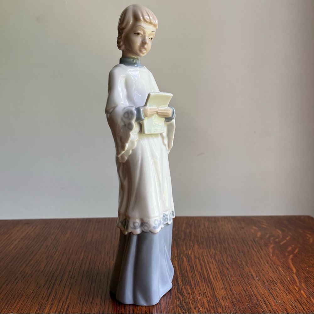 Lladro vintage choir figurine